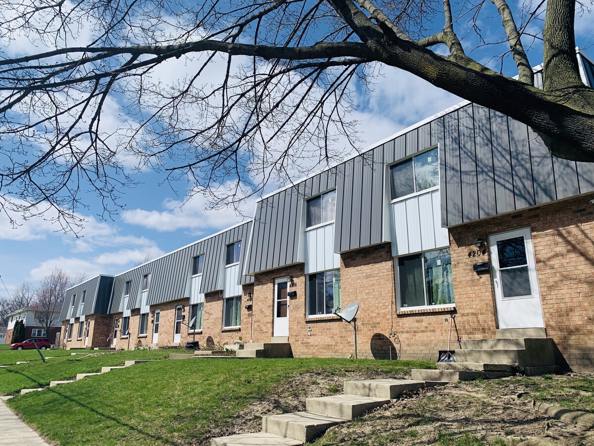 Belle Court Commons - Belle Court Commons Apartments
