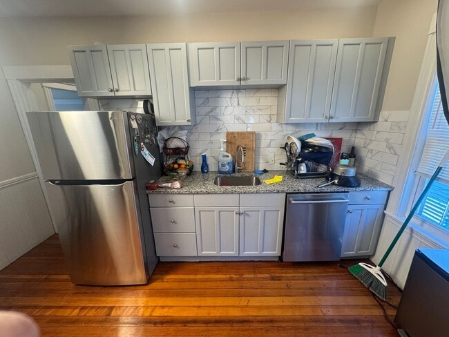 Building Photo - 41 Lafayette St Unit 2