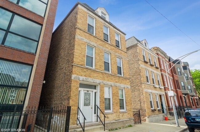 Building Photo - 720 N Throop St Rental