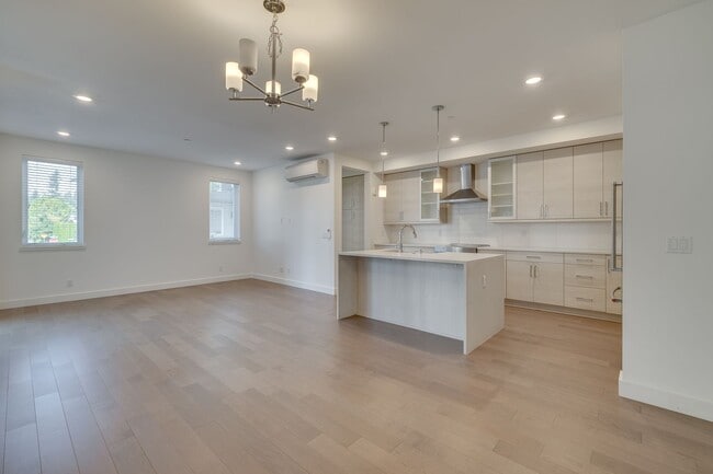 Photo - Modern Sammamish Townhome with Style, Spac...