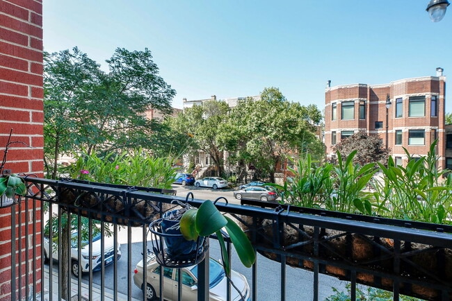 Photo - 3125 W Fullerton Ave Unit 206