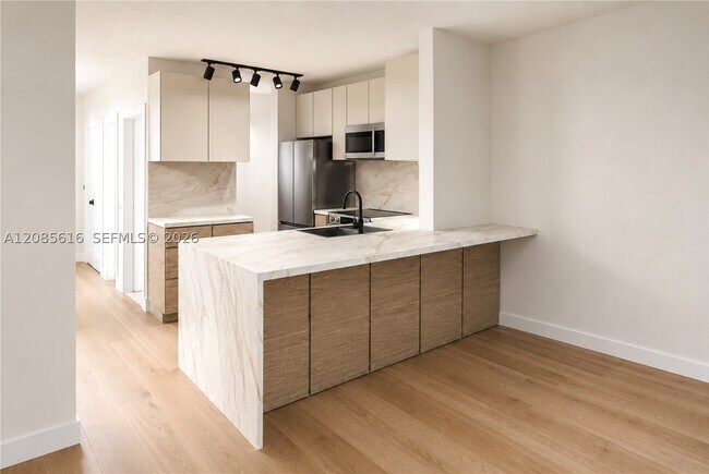 Photo - 6821 SW 44th St Unit 101