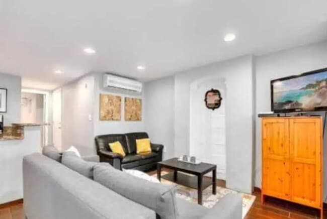 Photo - 49 Quincy Pl NE