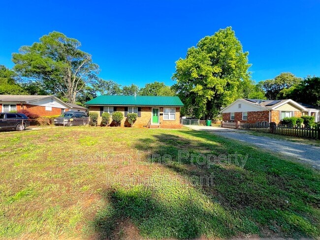 Photo - 801 Ridgedale Ct House
