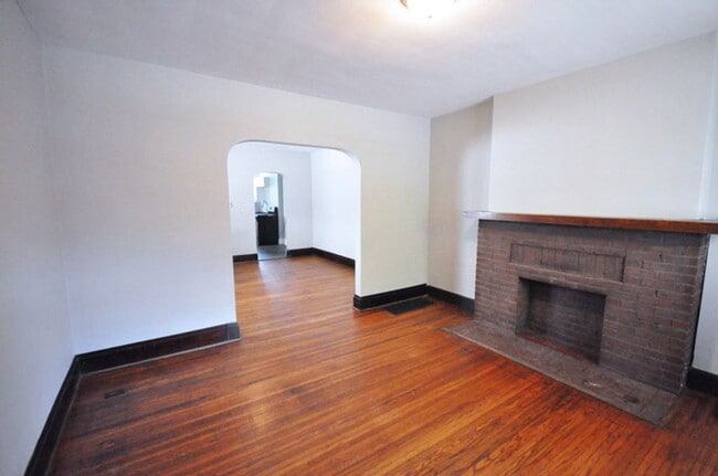 Photo - 388 Hanford St