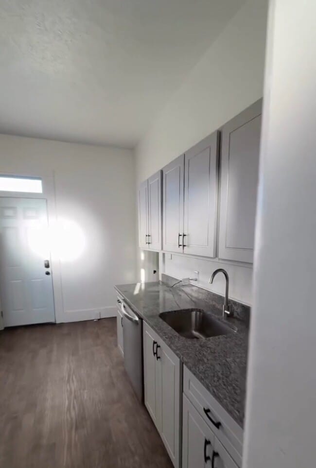 420 N Main St