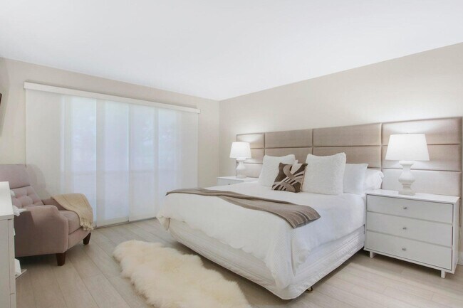 Photo - 458 Brackenwood Ln S