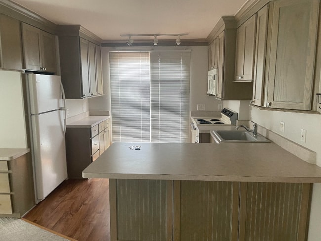 Photo - 810 Erie Ave Unit 5