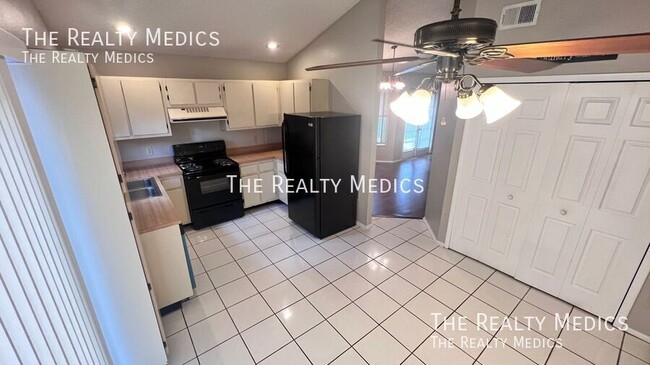 Photo - 153 Becky Thatcher Ct