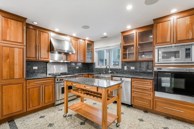 Photo - 1073 S Park Terrace