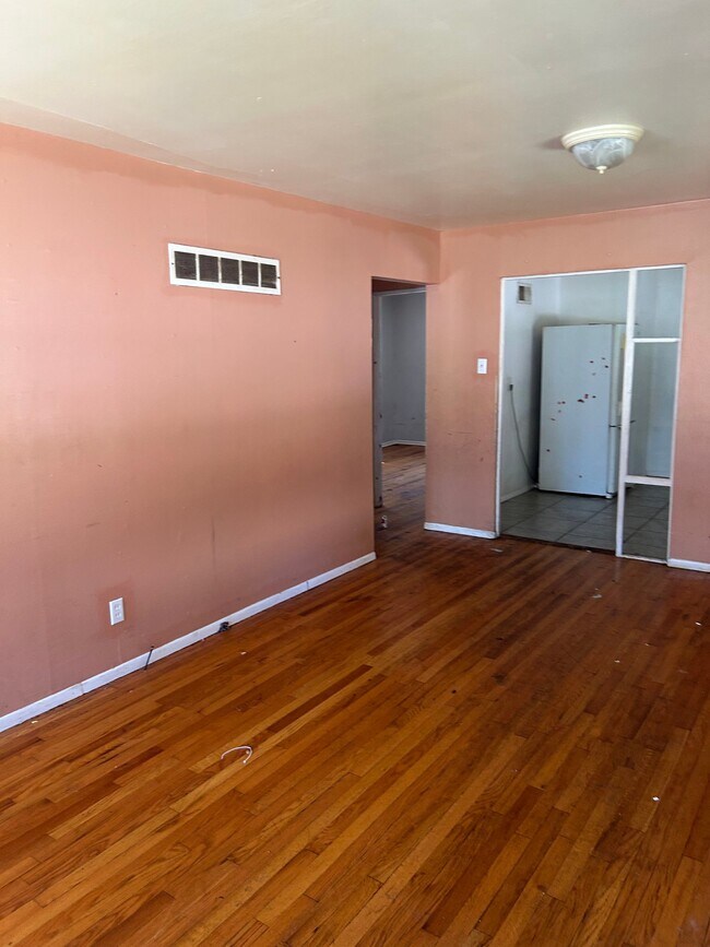 Photo - 6998 Edison Ave