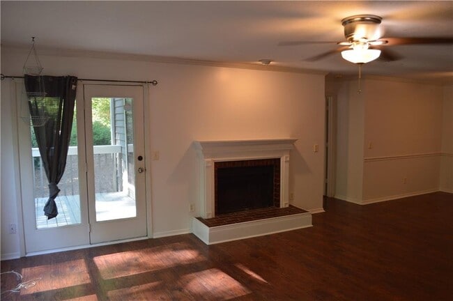 Photo - 527 Warm Springs Cir