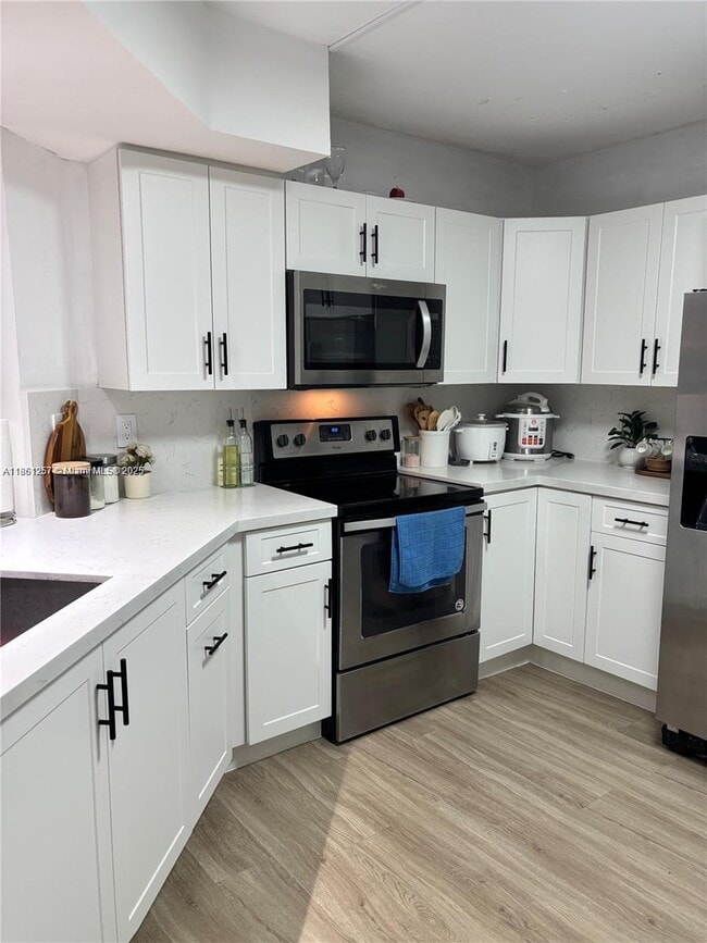 Building Photo - 805 N Franklin Ave Unit 805G Rental