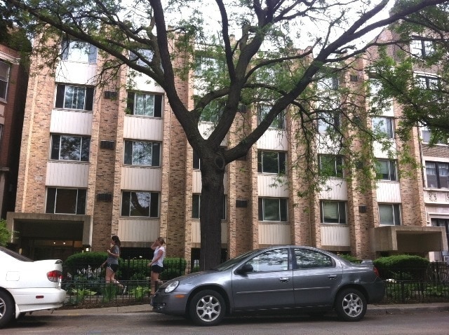 Building Photo - 510 W Fullerton Pkwy Unit 311 Rental