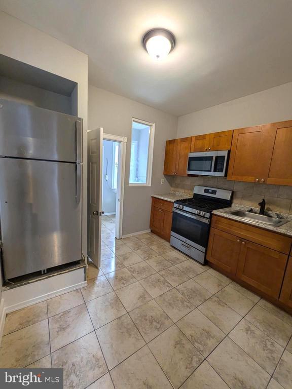 Photo - 123 N Peach St