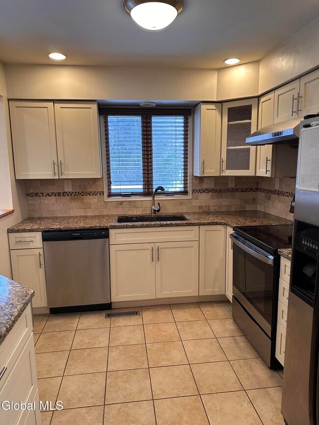 Photo - 46 Velina Dr