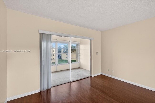 Photo - 6070 NW 64th Ave Unidad 308