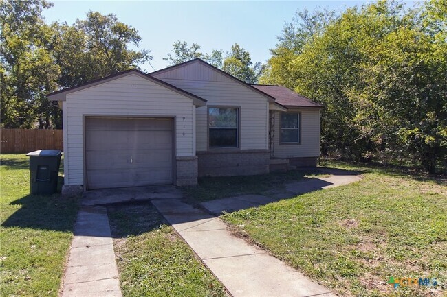 Building Photo - 910 Diamond Cir Rental