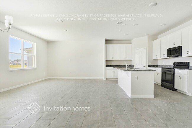 Photo - 1487 Grassland Ave