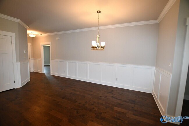 Photo - 702 Sluice Dr SW