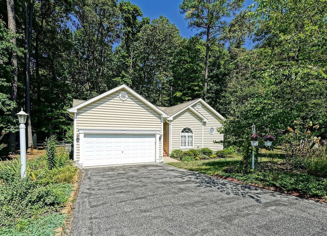 Single Family home in Oak Crest Farms - Single Family home in Oak Crest Farms