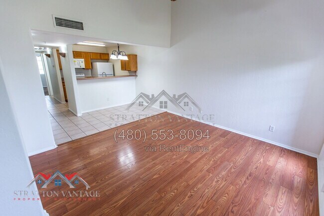 Photo - 3716 E University Dr Unidad 2033