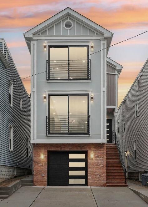 Building Photo - 27 E 16th St Rental