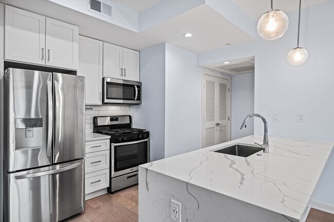 1019 17th Pl NE Unit 401