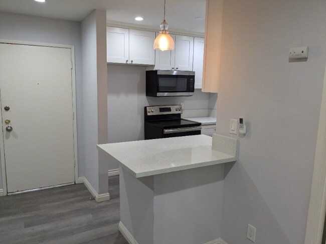 Photo - 320 S Ardmore Ave Unit Apt 123