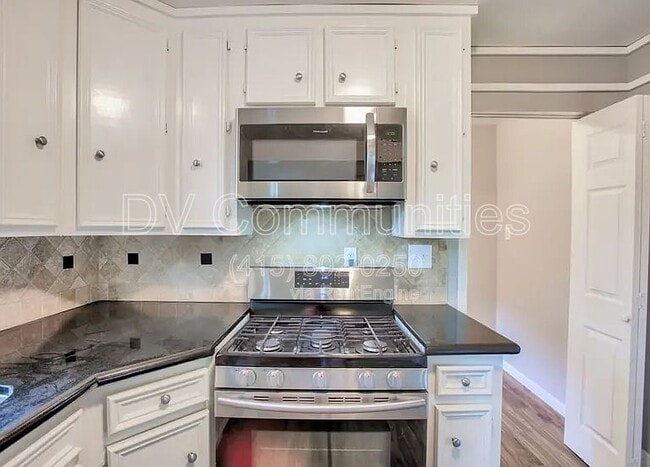 Photo - 810 Charles Rd