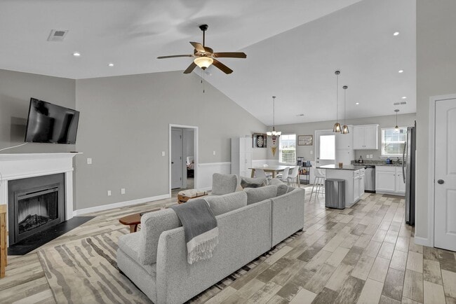 116 Bridgeport Dr