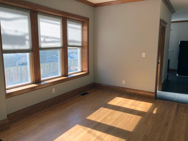 Photo - 1715 W Rascher Ave