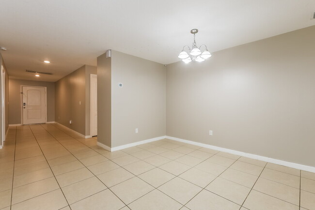 Photo - 7014 Redbay Dr
