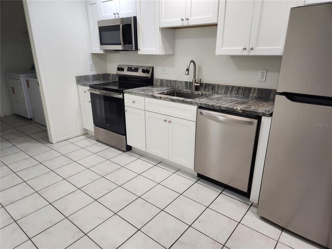 Photo - 1120 36th St W