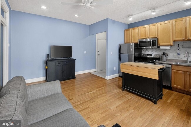 Photo - 1401 Columbia Rd NW Unidad 319