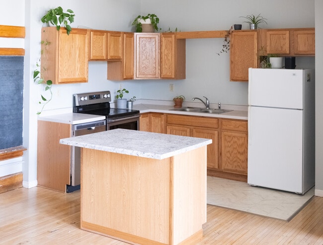 Photo - Merritt School Apartments