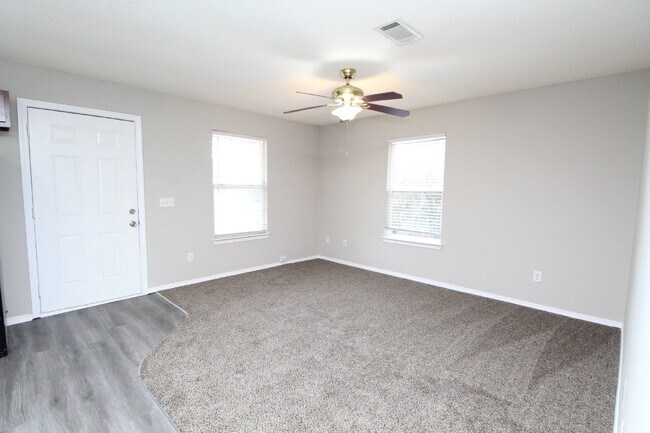 Photo - 3BR Gulf Breeze Home Zoned for Gulf Breeze High School with Open Living Area, Fenced Backyard & C...