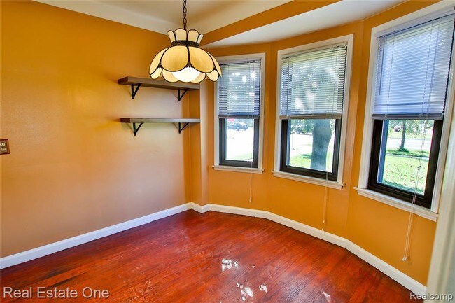 Photo - 906 Pinecrest Dr