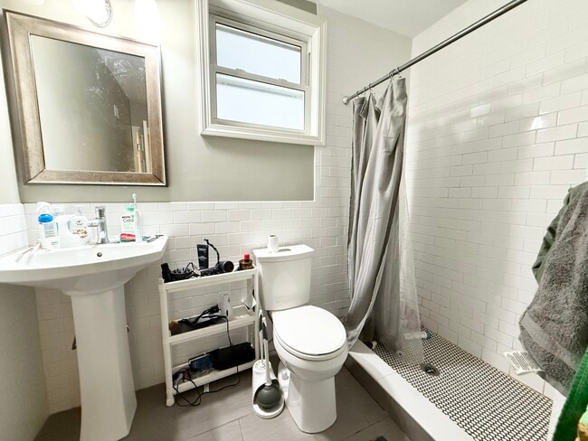 Photo - 110 Chester St Unit 1