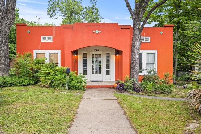 Building Photo - 508 E 38th 1/2 St