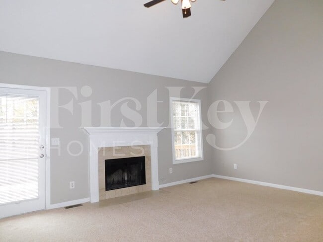 Photo - 4040 Oglesby Rd
