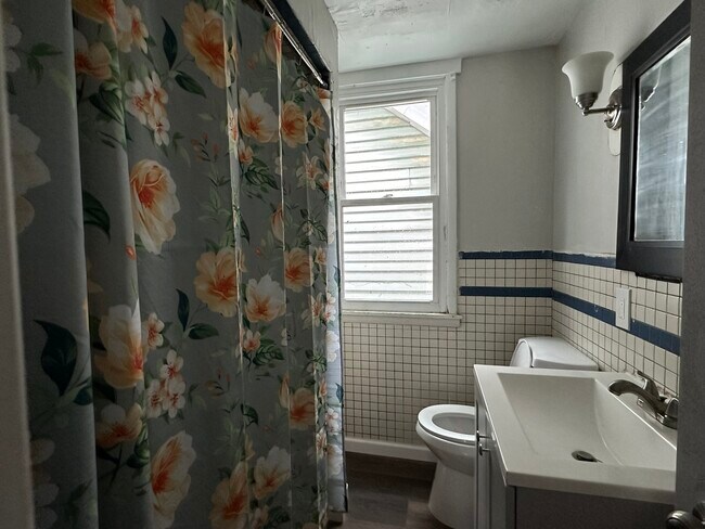 Photo - 1821 Realty Ave Unidad Realty St