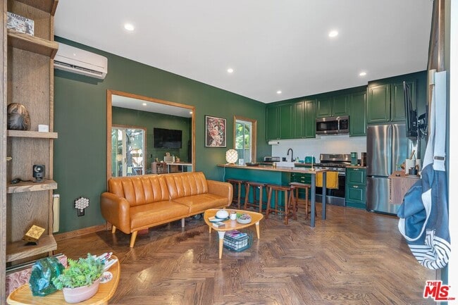 Photo - 7507 Lexington Ave