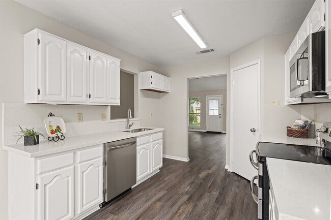 Photo - 714 Regency Ct