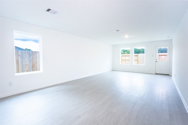 Photo - 5610 Shelford Birch Dr