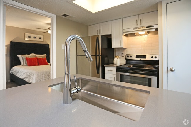 1BR,1BA - 491SF - OXFORD - KITCHEN