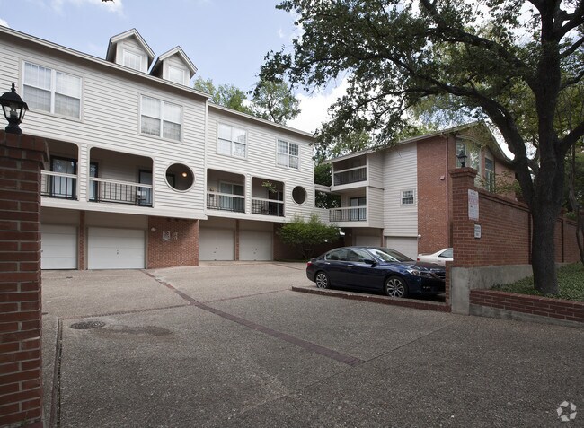 Photo - 3200 Duval St