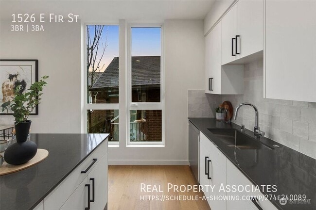 Photo - 1526 E Fir St