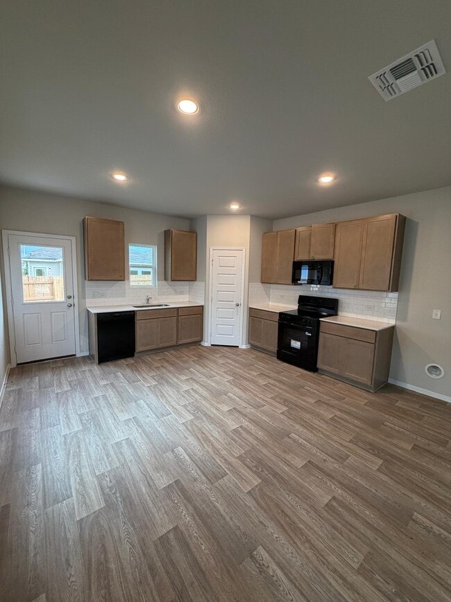 Photo - 2615 Derwent Dr
