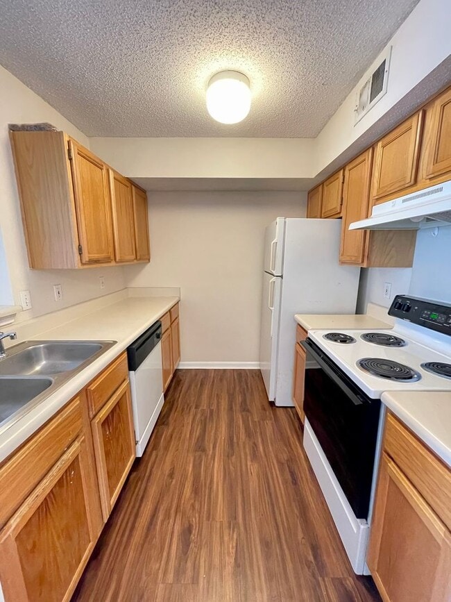 Photo - Cozy 2B/2B Unfurnished Condo near Beach in the Heart of Destin!